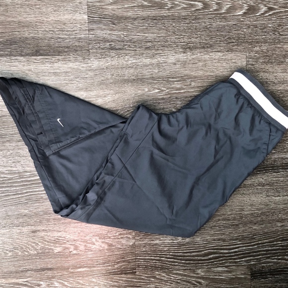 NIKE Lilac and Gray Windbreaker Suit - Picture 4 of 5